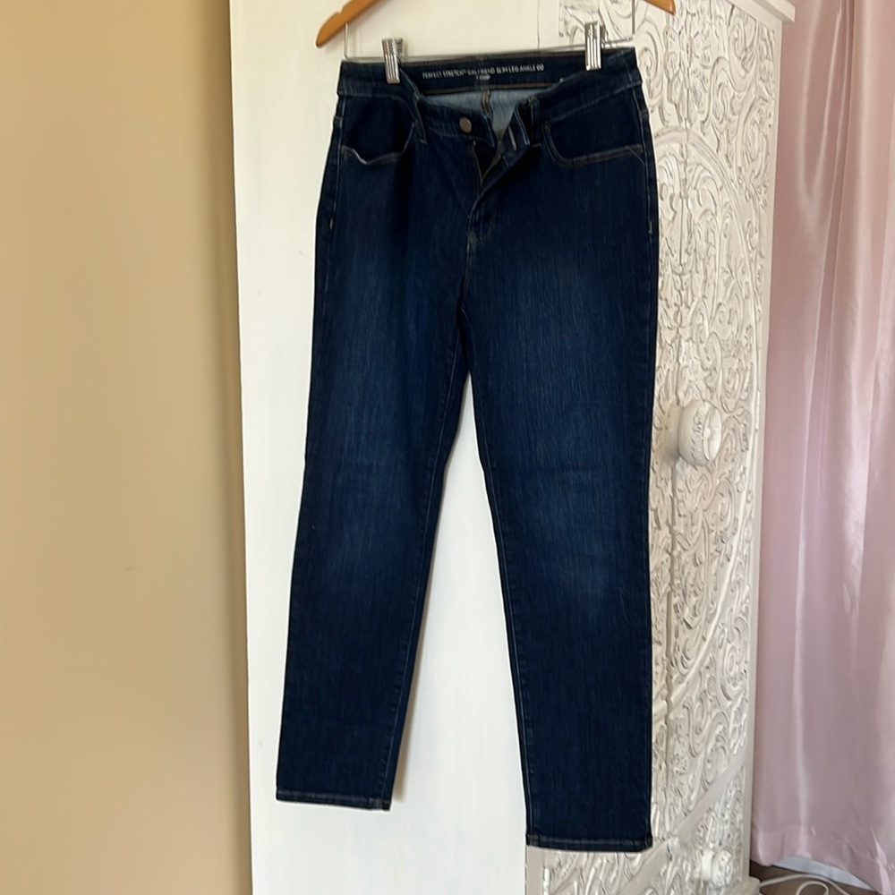 NWOT Chicos Perfect Stretch Girlfriend Jeans. Size 00